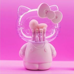 Hello Kity Case with Brushes included From Vanity Impression New